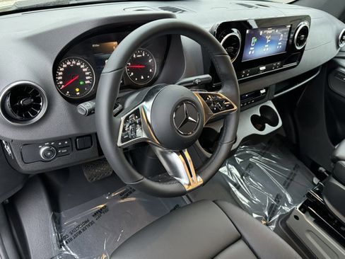 New 2025 Mercedes-Benz Sprinter 2500 image 8