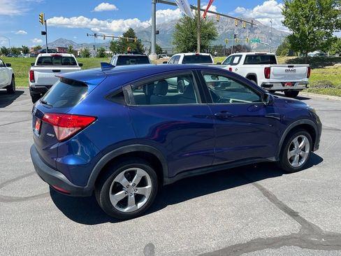 Used 2017 Honda HR-V LX image 7