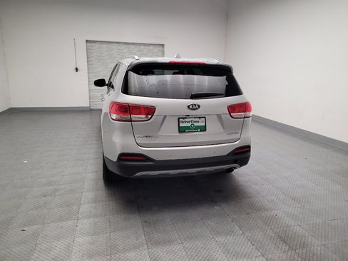 Used 2016 Kia Sorento EX w/ EX Premium Package AWD/4WD image 6