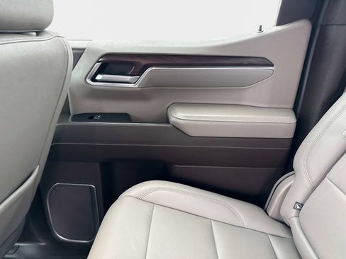 Used 2023 GMC Sierra 1500 SLT w/ SLT Premium Package image 16