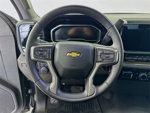 Used 2025 Chevrolet Silverado 1500 LT image 12