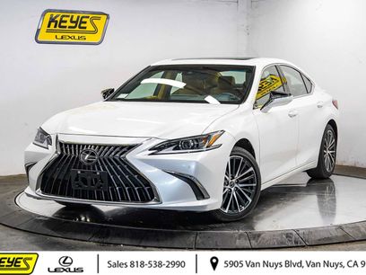 Used 2025 Lexus ES 300h w/ Premium Package