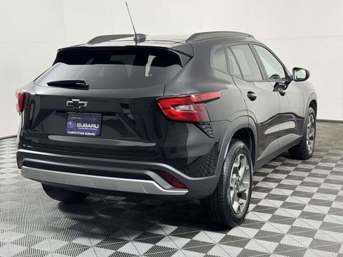 Used 2025 Chevrolet Trax LT w/ Driver Confidence Package image 10