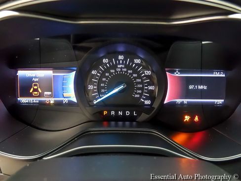 Used 2020 Ford Fusion SEL FWD image 13