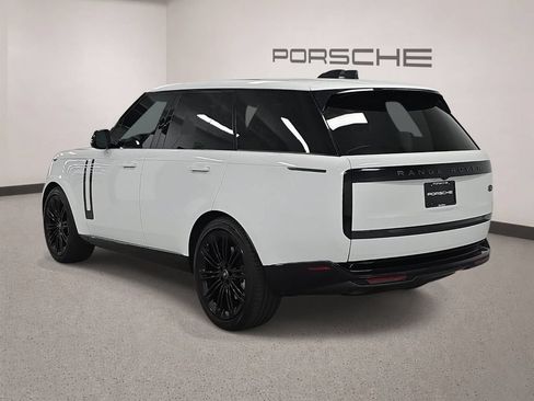 Used 2023 Land Rover Range Rover SE AWD/4WD image 3