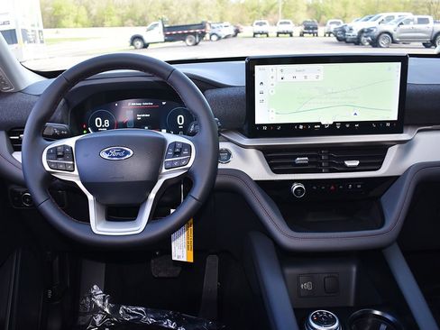 New 2026 Ford Explorer Active AWD/4WD image 17