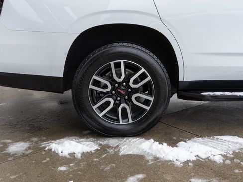 Used 2022 GMC Yukon AT4 w/ Technology Package image 38