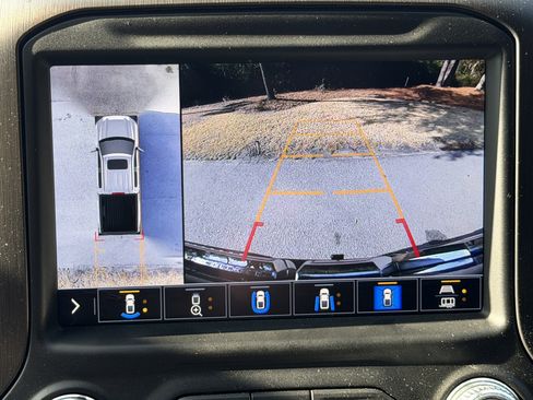 Used 2021 GMC Sierra 1500 AT4 w/ AT4 Premium Package image 12