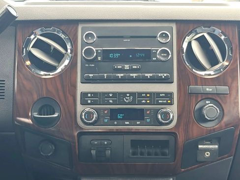 Used 2011 Ford F250 Lariat w/ Lariat Interior Pkg RWD image 19