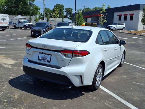 Certified 2025 Toyota Corolla LE FWD image 4