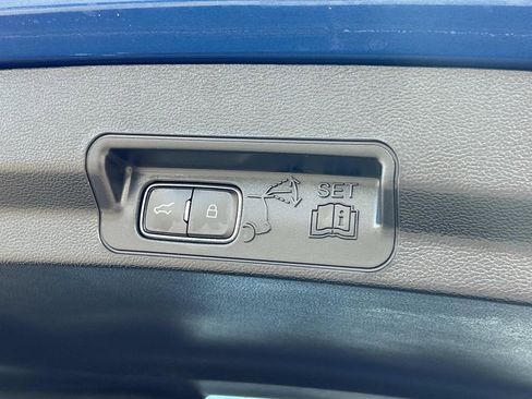 Used 2021 Ford Explorer XLT w/ Equipment Group 202A image 14