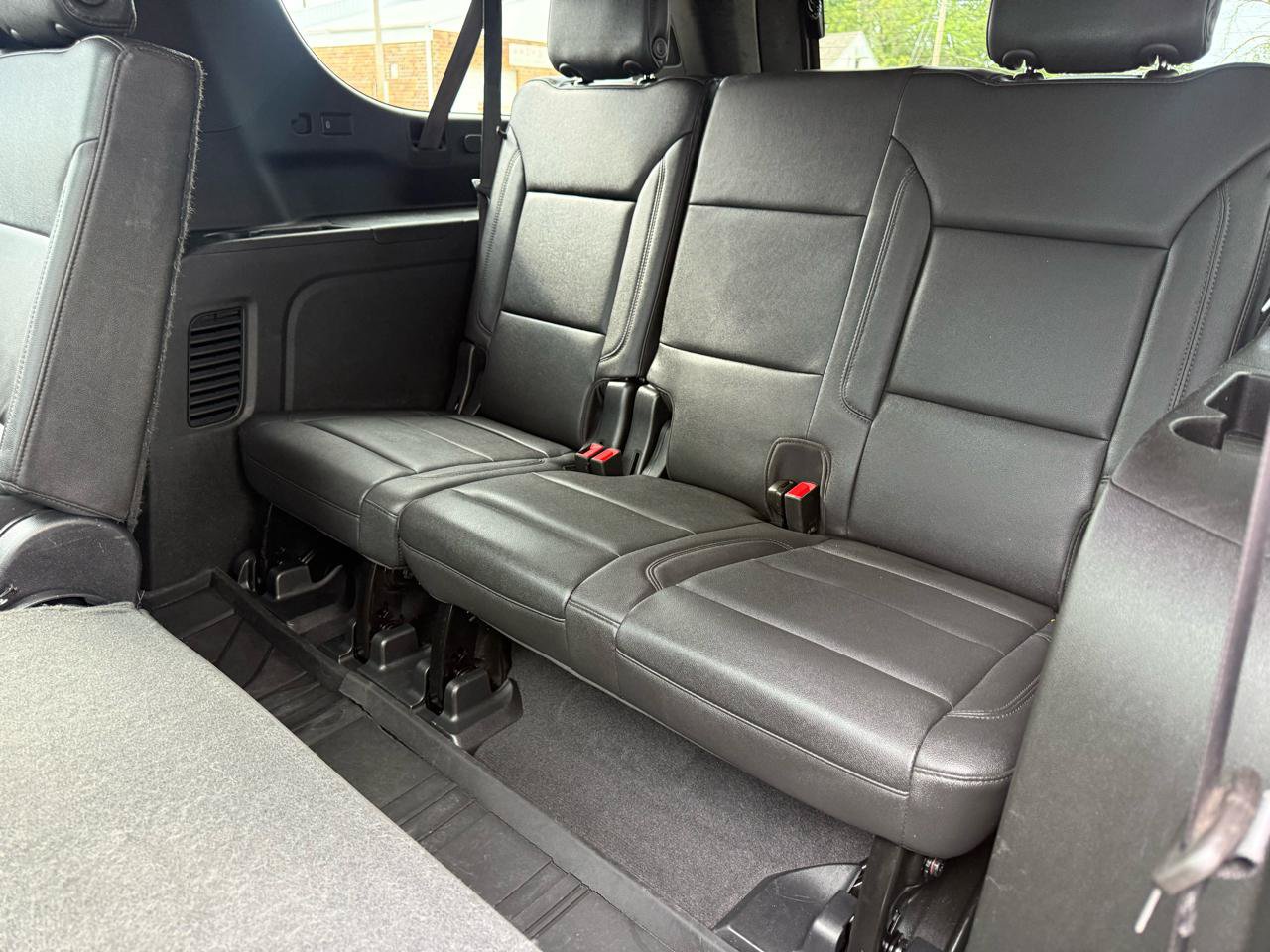 Used 2023 Chevrolet Suburban LT w/ LT Signature Plus Package AWD/4WD image 16