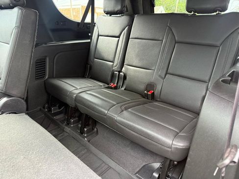 Used 2023 Chevrolet Suburban LT w/ LT Signature Plus Package AWD/4WD image 16