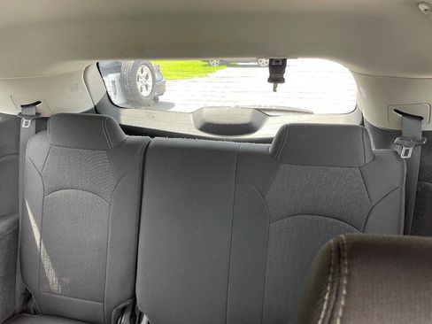 Used 2017 Chevrolet Traverse LT w/ Style and Technology Package image 10