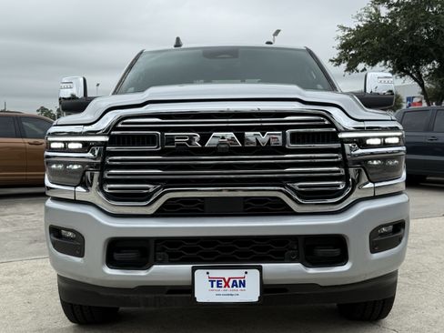 Used 2026 RAM 2500 Laramie AWD/4WD image 11