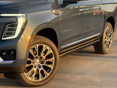 New 2026 GMC Yukon XL Denali w/ Denali Reserve Package image 11