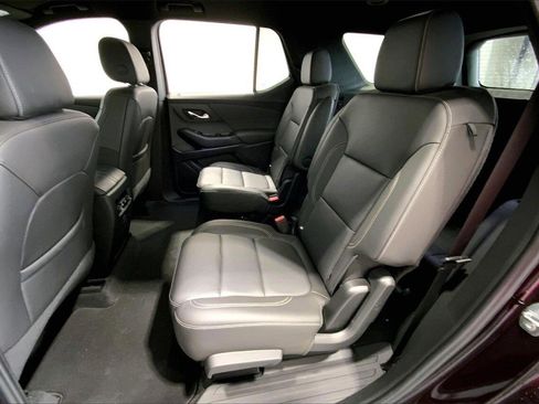 Used 2023 Chevrolet Traverse LT image 24