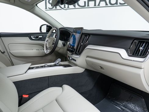 New 2026 Volvo XC60 T8 Ultra w/ Climate Package AWD/4WD image 21