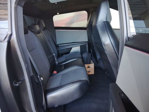Used 2026 Tesla Cybertruck 2WD Crew Cab image 17