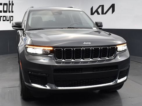 Used 2022 Jeep Grand Cherokee L Limited AWD/4WD image 8