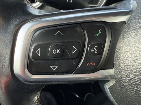 Used 2018 Jeep Wrangler Unlimited Sahara image 19