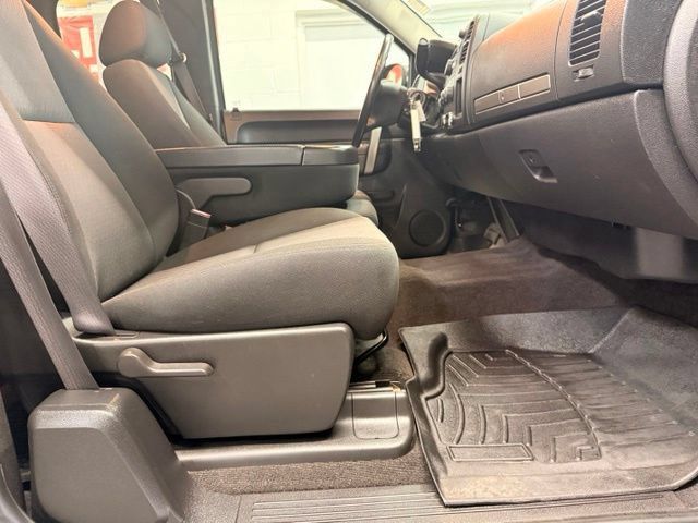 Used 2010 GMC Sierra 1500 SLE w/ Power Pack Plus AWD/4WD image 25