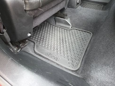 Used 2025 Jeep Compass Trailhawk image 16