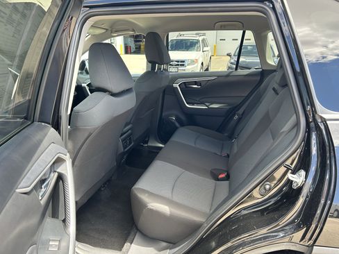 Certified 2025 Toyota RAV4 XLE AWD/4WD image 17