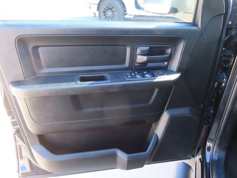 Used 2018 RAM 1500 Express w/ Black Ram 1500 Express Group image 24