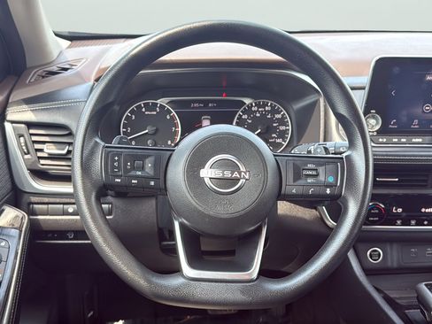Used 2023 Nissan Rogue SV FWD image 22