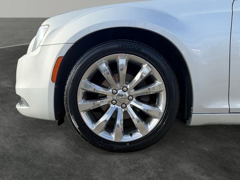 Used 2020 Chrysler 300 Limited RWD image 4
