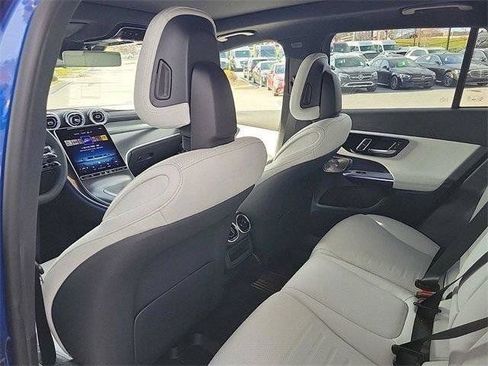 Used 2025 Mercedes-Benz GLC 300 4MATIC image 21