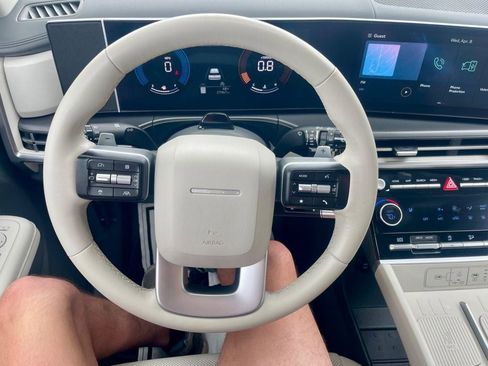 Used 2025 Hyundai Santa Fe SEL image 15