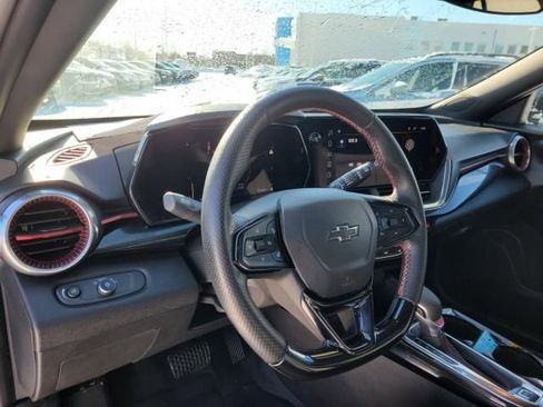 Used 2024 Chevrolet Trax RS image 18