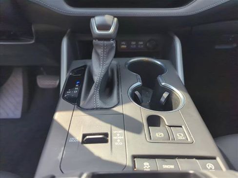 Used 2022 Toyota Highlander XLE FWD image 15