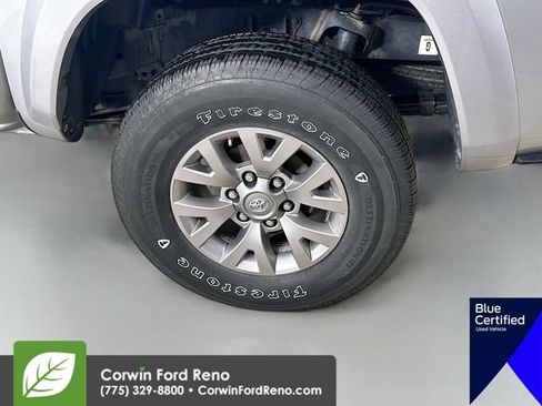 Used 2017 Toyota Tacoma SR5 AWD/4WD image 31