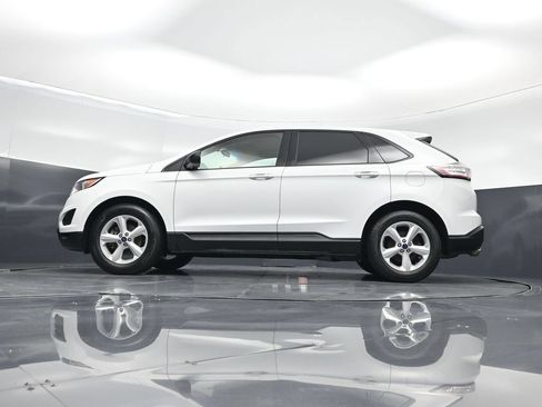 Used 2017 Ford Edge SE FWD image 45