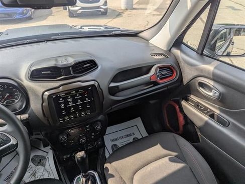 Used 2023 Jeep Renegade Trailhawk AWD/4WD image 33