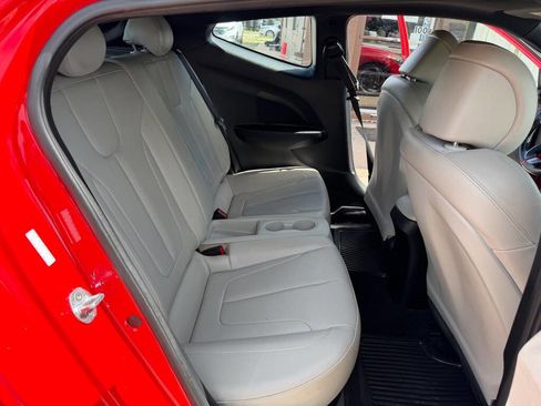Used 2019 Hyundai Veloster Turbo Ultimate FWD image 13