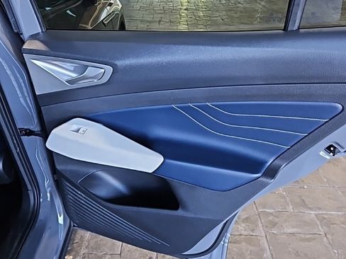 Used 2023 Volkswagen ID.4 Pro S image 15