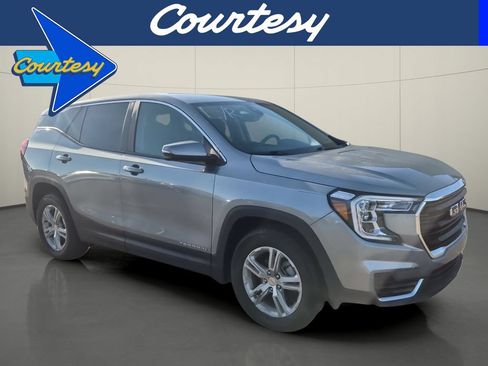 Used 2023 GMC Terrain SLE FWD image 1