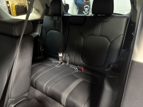 Used 2023 Honda Pilot Touring image 16