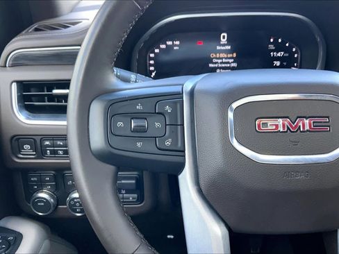 Used 2023 GMC Yukon SLT w/ SLT Premium Package image 24