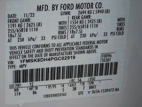 Used 2023 Ford Explorer XLT AWD/4WD image 27