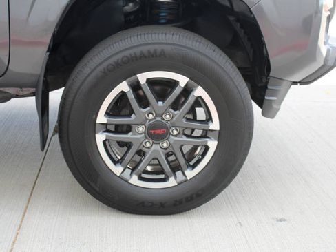Used 2017 Toyota Tacoma SR w/ Tow Package AWD/4WD image 36
