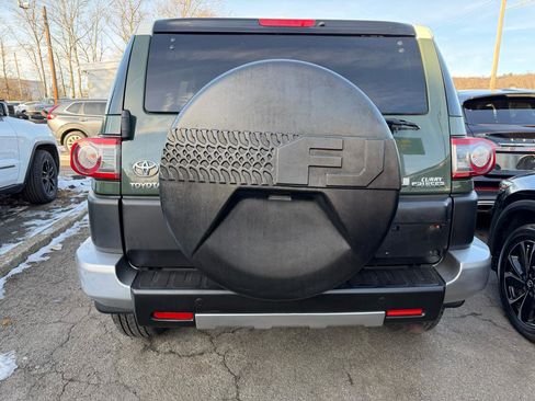 Used 2013 Toyota FJ Cruiser 4WD w/ Upgrade Pkg image 4