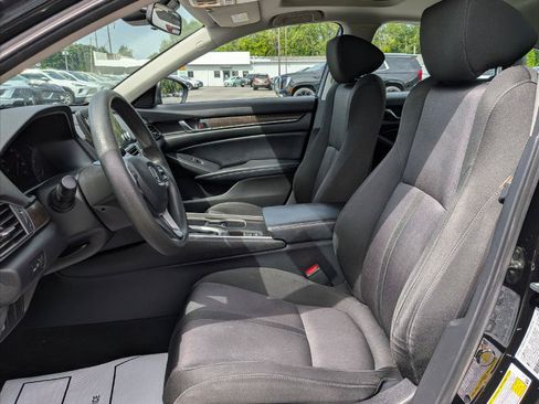 Used 2018 Honda Accord EX image 11