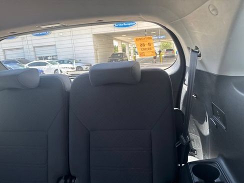 Used 2020 Kia Sorento LX FWD image 27