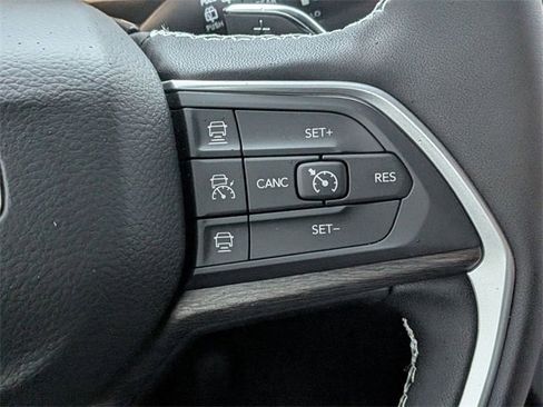 New 2025 Jeep Grand Cherokee Limited image 21