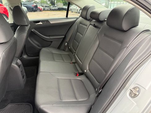 Used 2015 Volkswagen Jetta TDI SE image 15